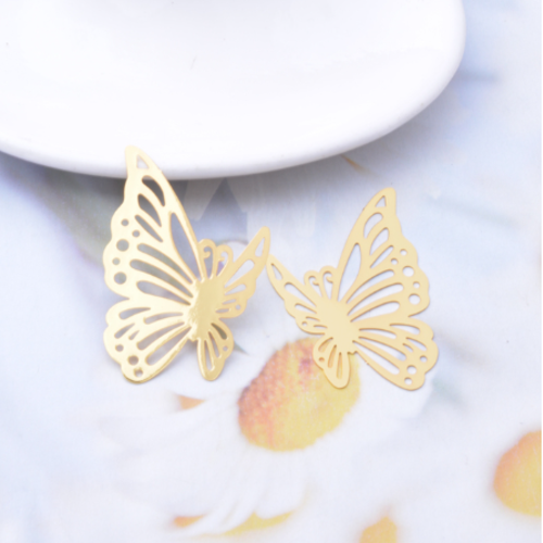 1 pendentif estampe - papillon - filigrane - laser cut - doré