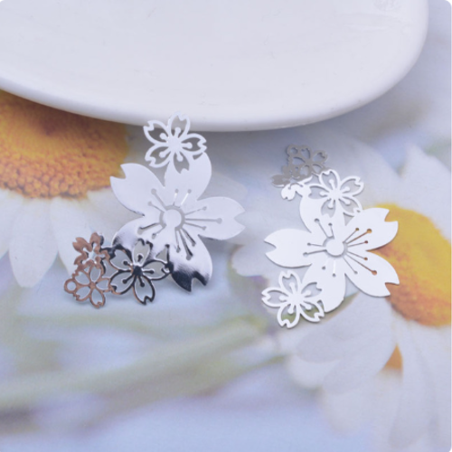 1 pendentif connecteur breloque fleurs hibiscus - estampe - filigrane - laser cut - argenté