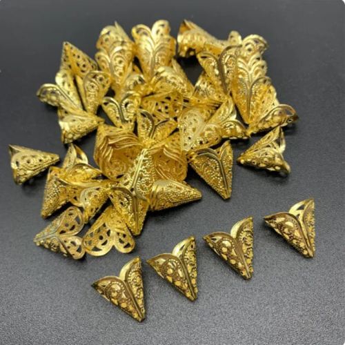 10 coupelles - calottes cônes filigrane - métal de couleur doré - r100