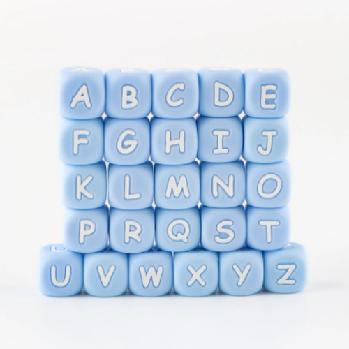 Perle en silicone alphabet - lettre blanche et fond bleu - 12 mm