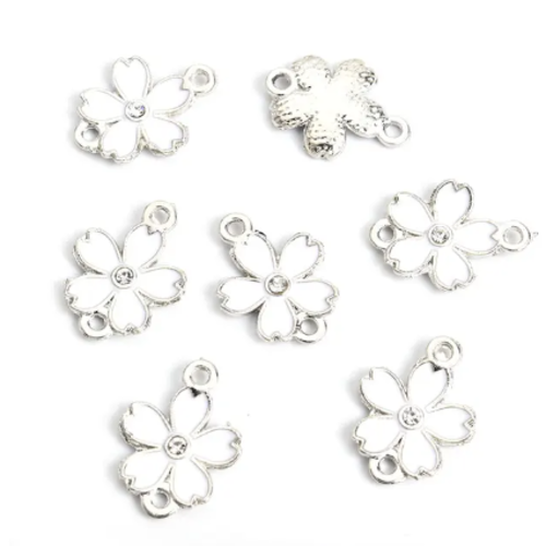 1 connecteur - pendentif - fleurs emaillé blanc - métal argenté