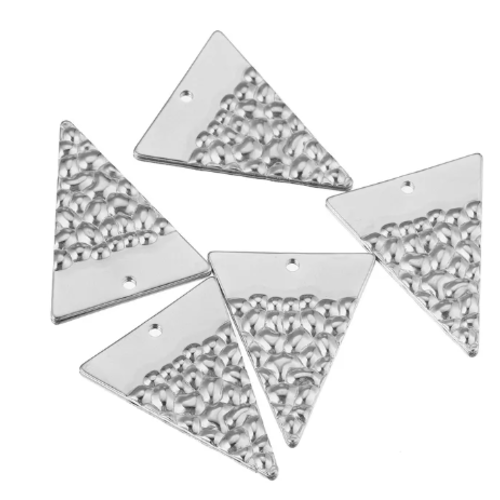 1 pendentif - breloque triangle martelé - acier inoxydable - couleur argenté