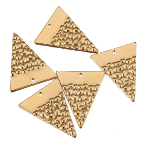 1 pendentif - breloque triangle martelé - acier inoxydable - couleur doré