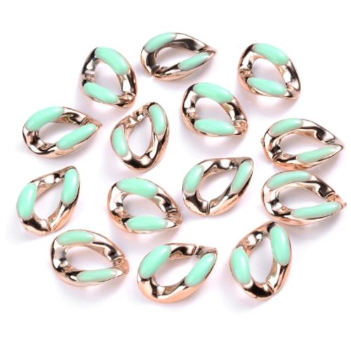 5 anneaux maillons ouverts torsadés en acrylique - doré emaillé résine vert clair