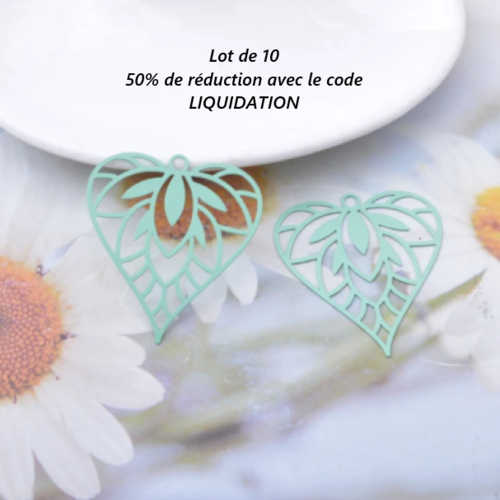 Lot de 10 pendentifs - estampes en filigrane - coeur - vert tendre