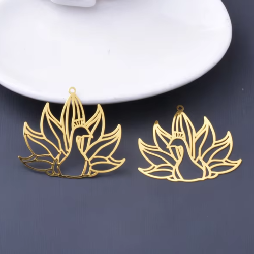 1 pendentif breloque - paon - acier inoxydable - doré