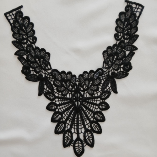 1 col - encolure - plastron 3d - dentelle - noir et or - cp-n-19