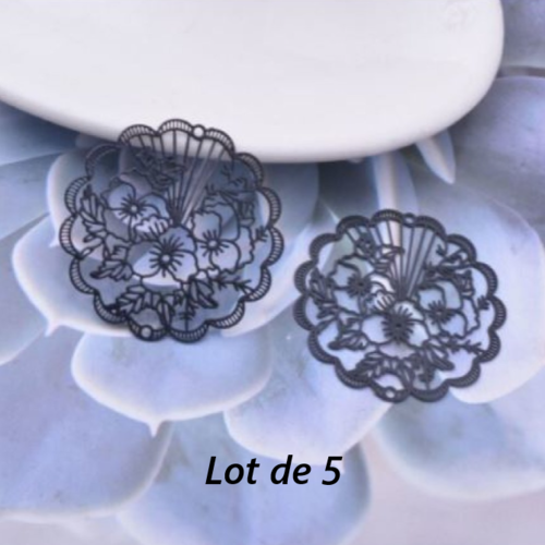 Lot de 5 pendentifs breloques - estampes rondes fleurs - noir - filigrane - laser cut
