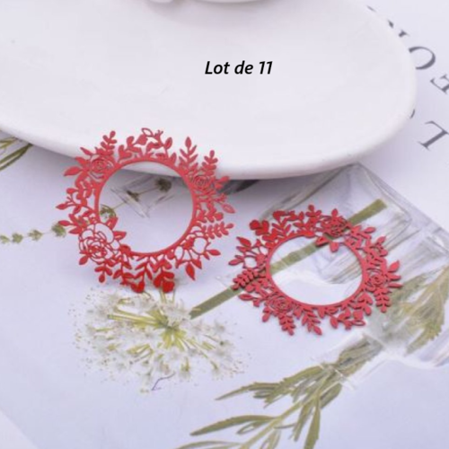Lot de 11 pendentifs - breloques - forme eventail - estampe - filigrane - laser cut - rouge