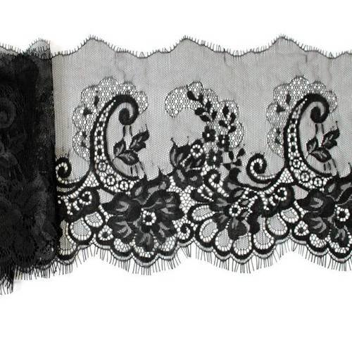 Très jolie dentelle fine - 19 cm - noire - d113