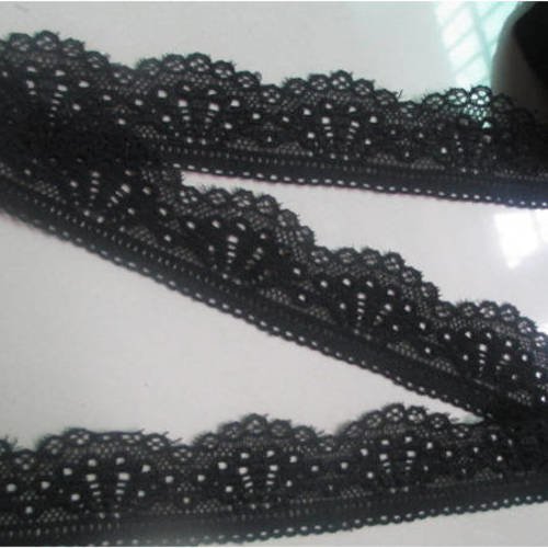 3 m de jolie dentelle élastiquée fine noire - 3 cm - d107