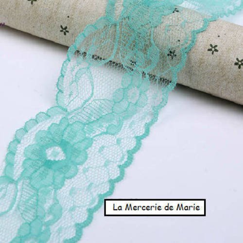Dentelle fine fleur - 55 mm - verte - vendu au mètre - d09