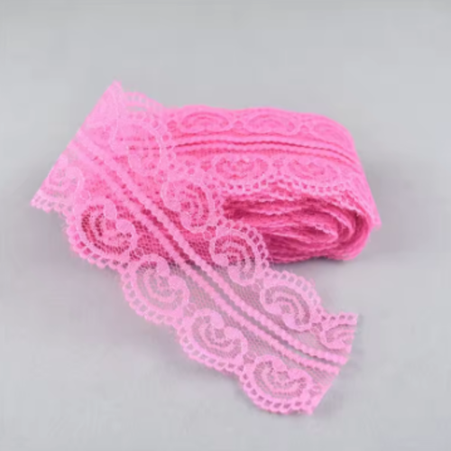 Dentelle fine - 45 mm - rose foncé - vendu au mètre - d101