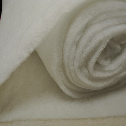 Ouate polyester 100 grammes / m2 en laize 150cm par tranche de 50cm