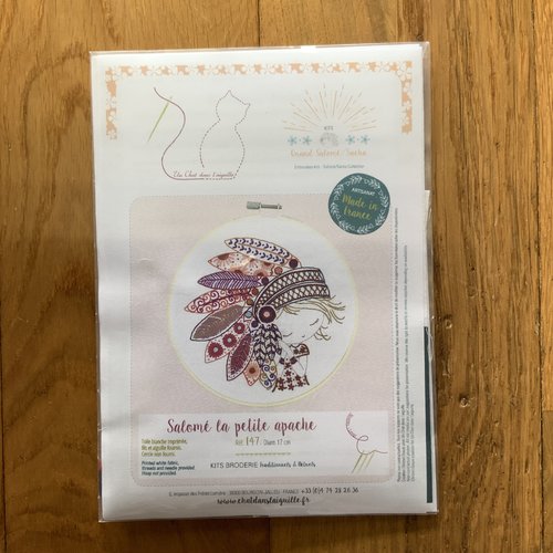 Kit à broder un chat dans l’aiguille salomé la petite apache réf 147