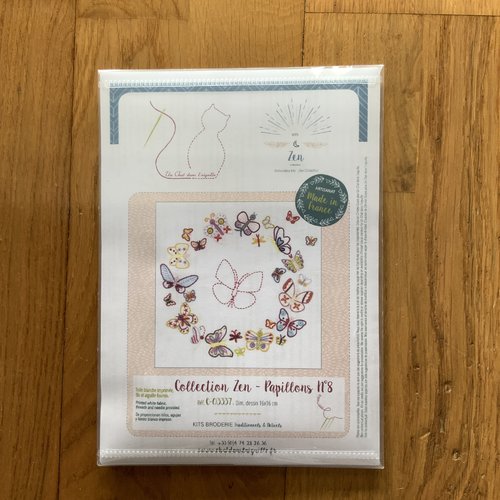 Kit à broder un chat dans l’aiguille collection zen - papillons n°8 réf c-03337