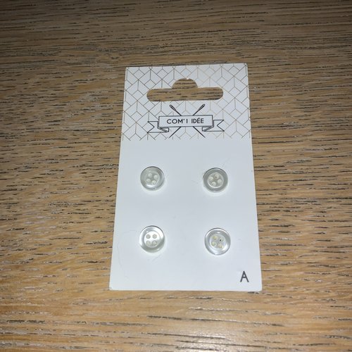 Lot de 4 boutons à chemise nacrés 4 trous 8mm