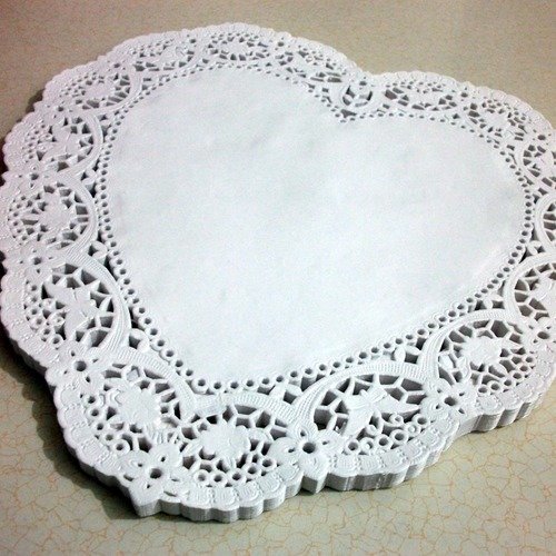 100 napperons en papier dentelle coeur de motif roses et papillons 28cm diamètre pour décoration de table scrapbooking raf 1e200
