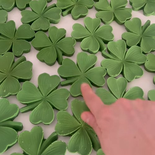 Moule silicone trèfle à 4 feuilles pour décoration home déco en savon cire plâtre résine polyester ciment k081