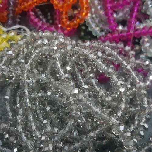 100 perles gris claire fumée 6x5mm de bohème en verre à facettes transparente 6mm b56