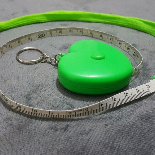 Un mètre de couturière vert en forme de coeur outil ruban à fermeture automatique 1,50 mètre porte clé avec lanière b40