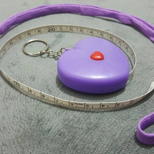 Un mètre de couturière violet en forme de coeur outil ruban à fermeture automatique 1,50 mètre porte clé avec lanière c1