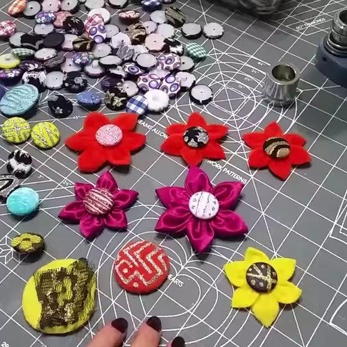 100 boutons 10,5mm à recouvrir de tissus embellissement broderie fleurs pour machine manuelle à pression n18 noir