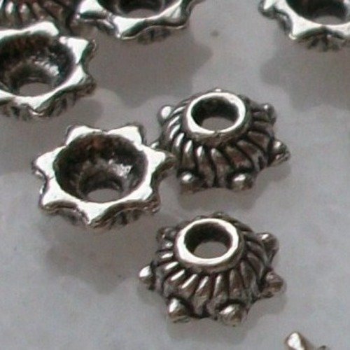 Lot de 10 coupelles 5mm cape chapeaux calotte perles breloque fleur étoile avec pétales en métal argenté argent tibétain 