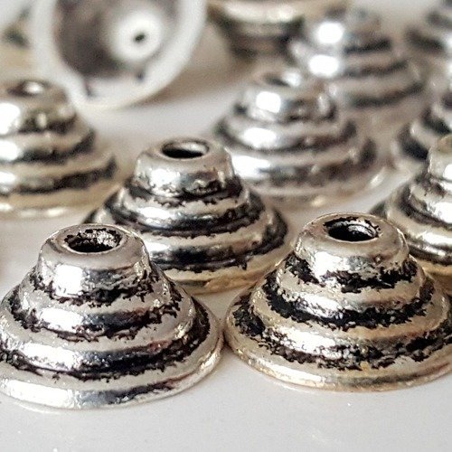 20 coupelles cape cône 10mm chapeaux callotte perles breloque en métal argenté argent tibétain 