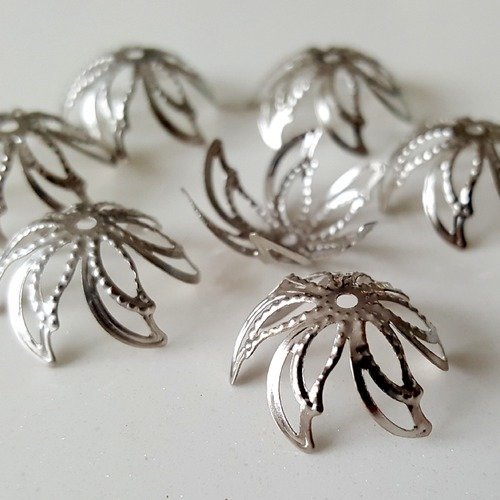 10 coupelles 16mm cape chapeaux filigranées pour perles breloque en métal argenté pour la réalisation de fleurs en verre a34