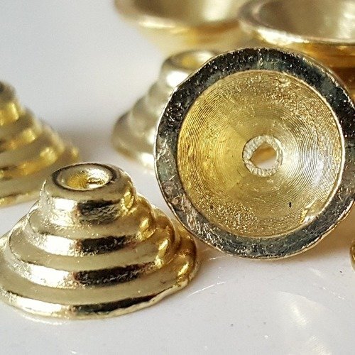20 coupelles cape cône 10mm chapeaux callotte perles breloque en métal doré 