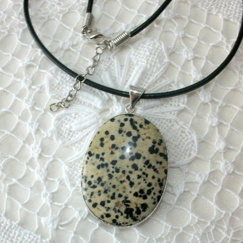 Collier cuir avec pendentif en roche pierre naturelle polie gemme jasper oeuf de caille lithothérapie  a21