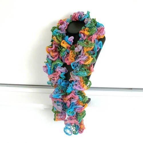 Longue écharpe foulard froufrou torsadé multicolore environ 1m40 fait mains