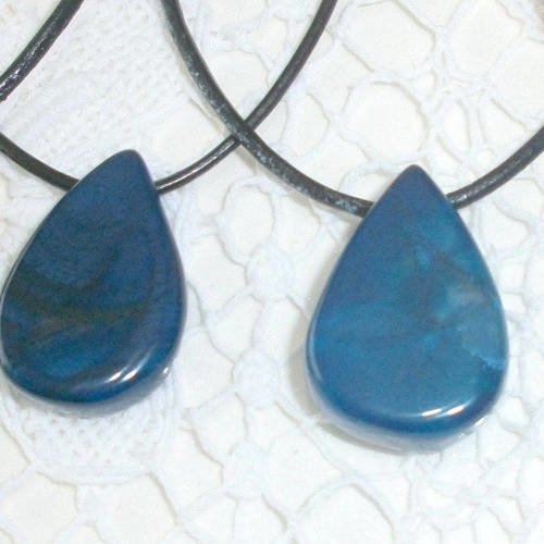 Collier cuir avec pendentif en roche pierre naturelle polie gemme agate bleu goutte dégradé  lithothérapie