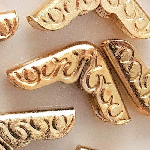 10 décoration protection embellir angles 22mmx15mm coins motif gravé pour livre cahier cartonnage en métal doré c33