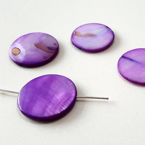 1 perles plates violet galet de coquillage de véritable nacre 20mm