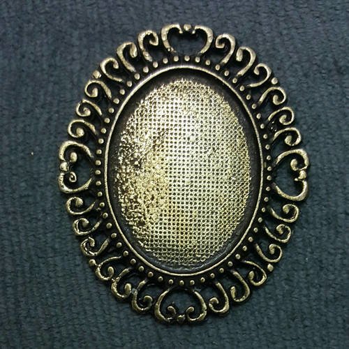 1 grand pendentif support cabochon ovale décor fleurs en métal bronzé 5,3cm  bronze antique t75