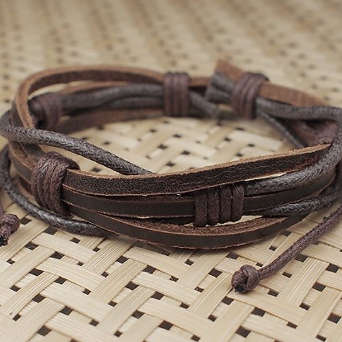 Bracelet en cuir marron et cordons en cotton ciré avec noeud à taille coulissante a22