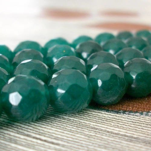 30 perles percé pierre fine jade vert à facettes 8mm gemme pierre naturelle semi précieuse a43