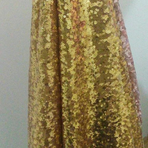 Coupon tissu sequin doré 1m x 1,40m pour embélissement décoration fêtes coussin habillage costumes