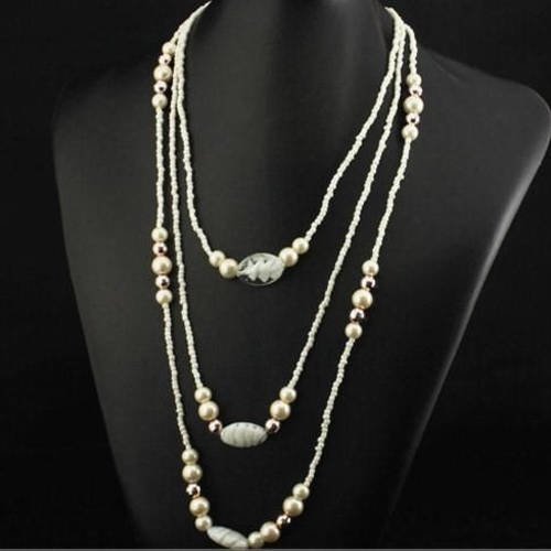 Collier en perles de rocaille et de verre et perles acrylique blanc b27