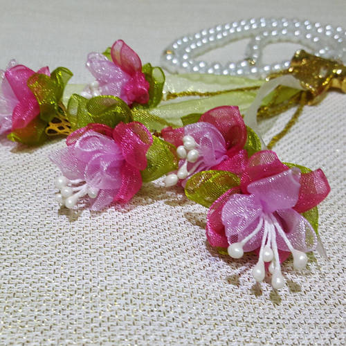 Broche Ou Pendentif Vintage Fleur - Strass Pavé, Perle Artificielle, Métal Doré, Occasion