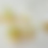Collier pendentif tulipe en métal doré strass et perles de verre blanc fleur en organza jaune vert blanc