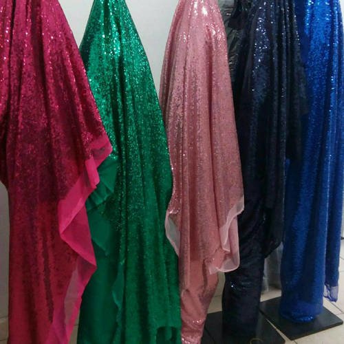 Coupon tissu sequin vert foncé 1m x 1,40m pour embélissement décoration fêtes coussin habillage costumes