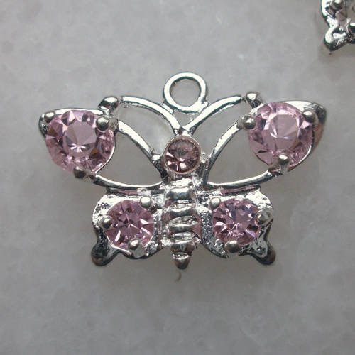 1 perle breloque pendentif papillon argenté et strass de couleur rose a26