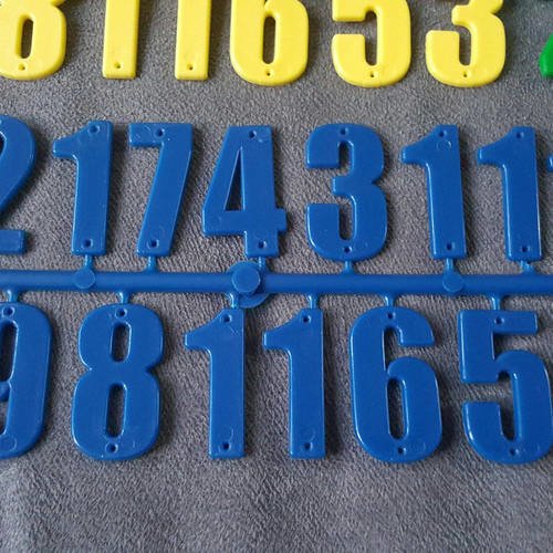 17 chiffres bleu nombre en plastique pour marquage à visser ou à coller d1