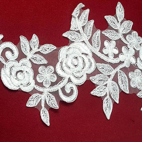 Applique dentelle 37cm brodée guipure blanc cassé motifs fleurs - applique couture mariage soirée c22