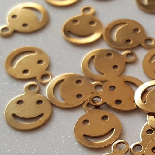 40 pendentifs smiley sourire en métal doré 9mm   a31 