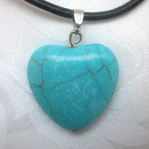 1 pendentif turquoise coeur 24mm gemme pierre naturelle semi précieuse a37