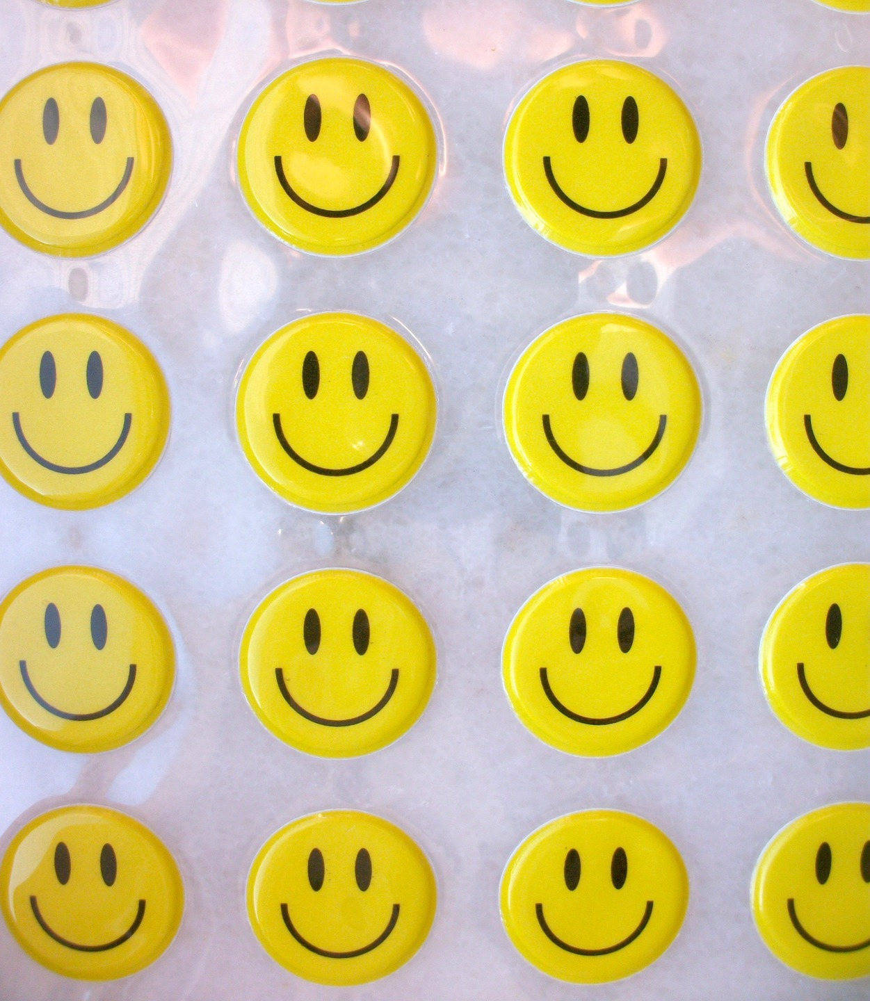 21 autocollants pailletté sticker smiley 18mm brillant pour activités  manuelles scrapbooking b9 - Un grand marché